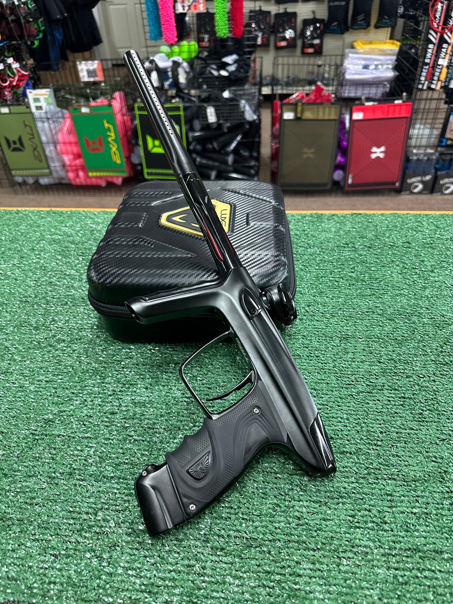 Used DLX Luxe TM40 w/ F16 Bolt – Black (#6020)