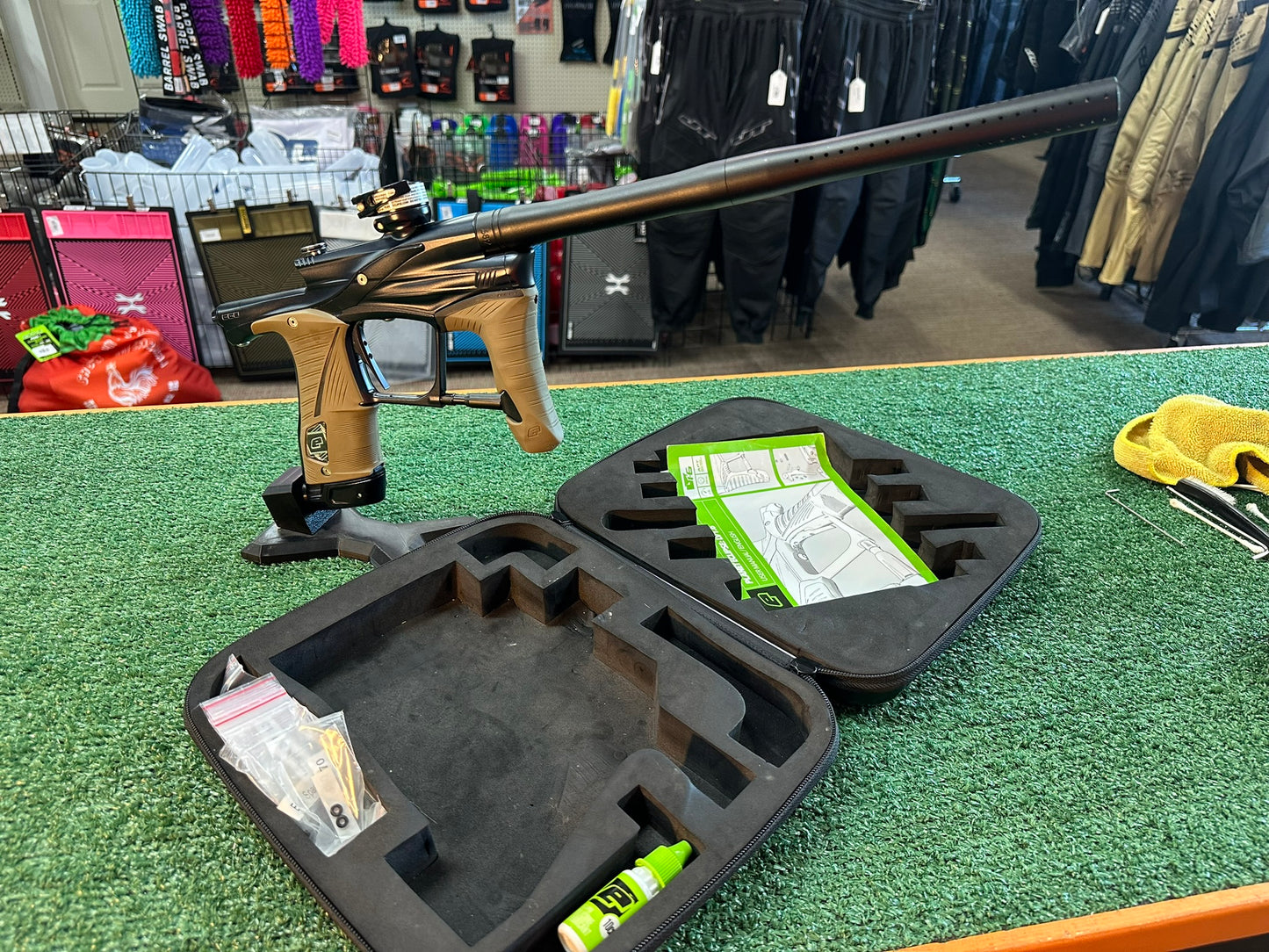 USED LV1.6 - Midnight w/ tan grips(#39876)
