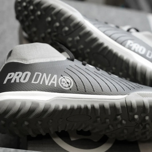 PRO DNA™ TRAINING DIVISION TURF CLEATS