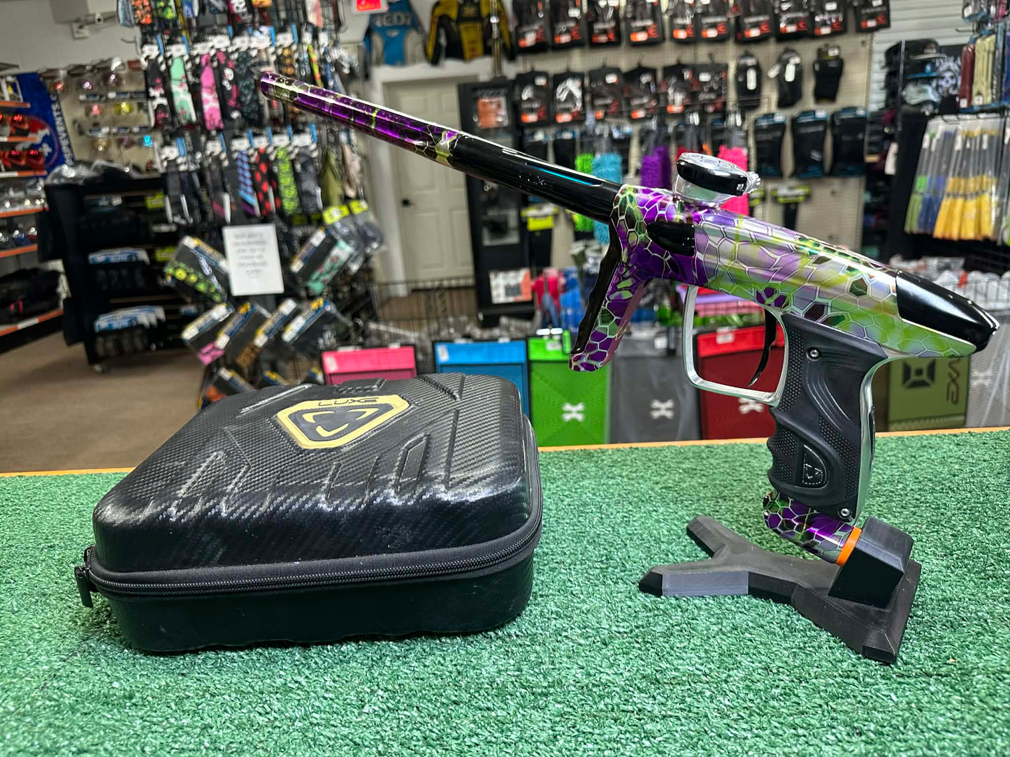 Used Luxe TM40 - Technohex Purple (#tm-5592)