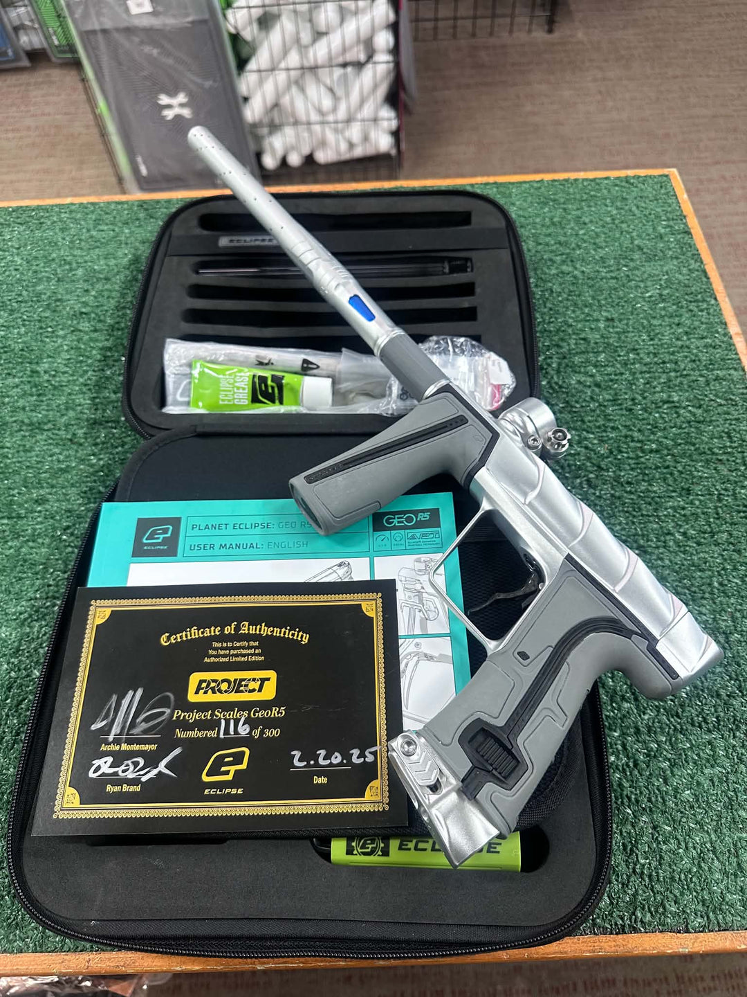 Used Eclipse Project Scales R5 W/ Twister bolt(