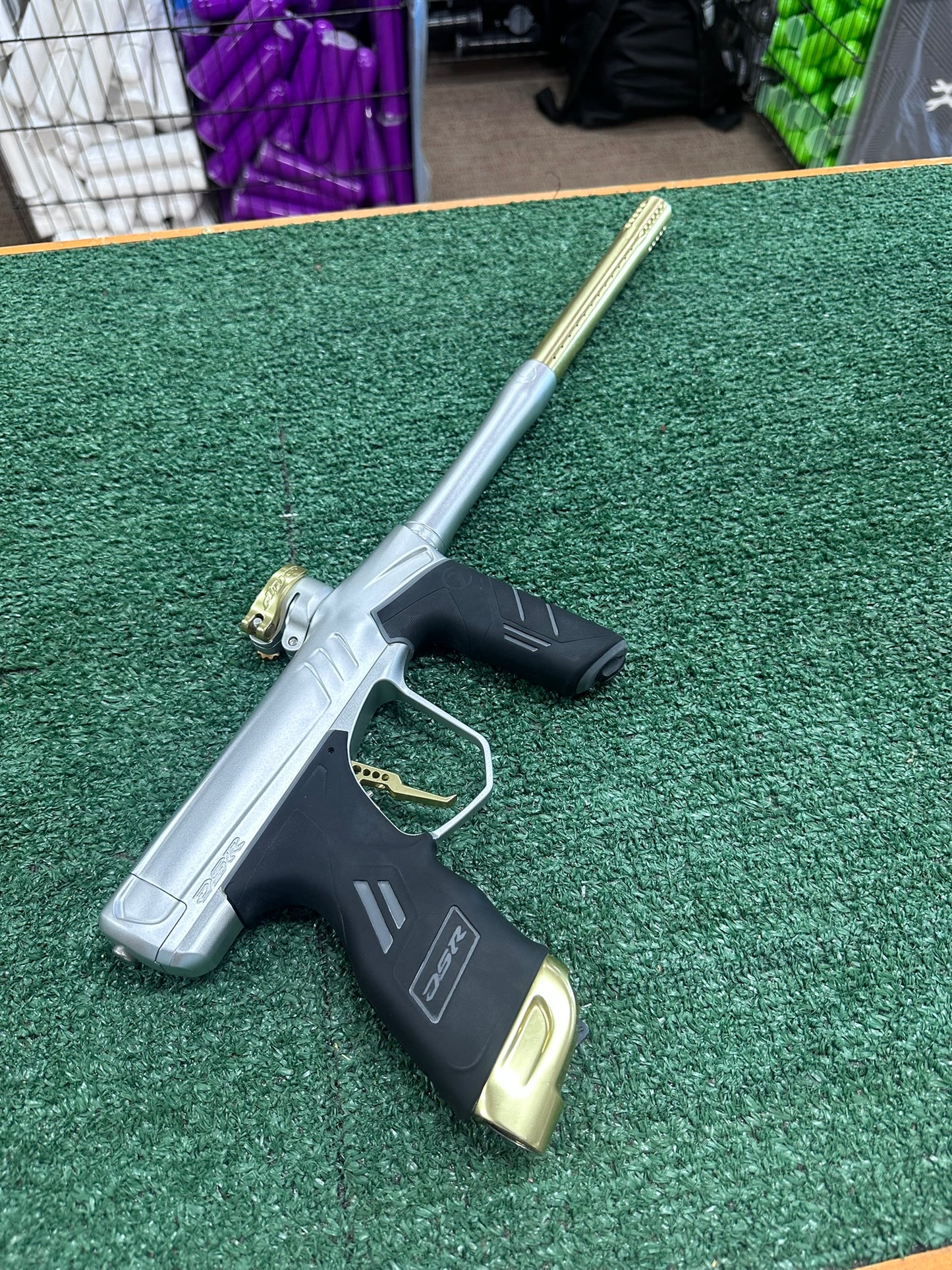 Used DSR + - White/Gold(#+L054310177)