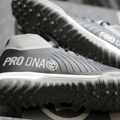 PRO DNA™ TRAINING DIVISION TURF CLEATS