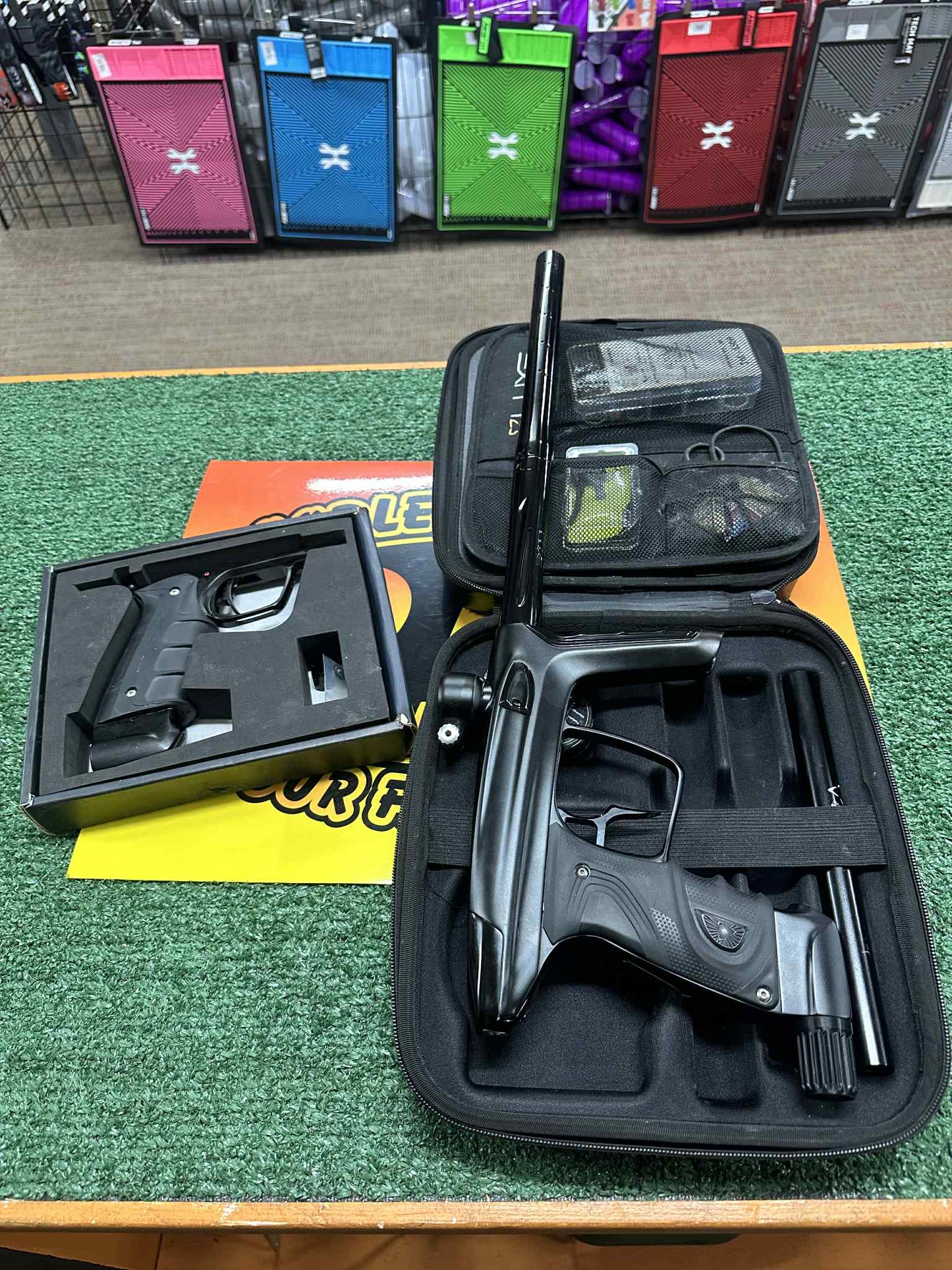 Used Luxe TM40 W/ Mech Frame - Black (#TM-5500)